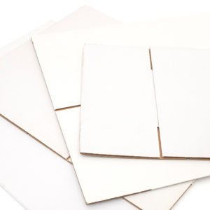 Caja de cartón para mudanza en Blanca plana